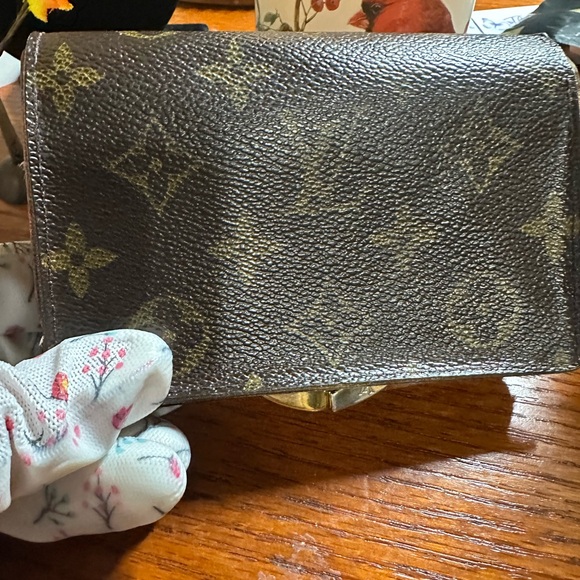 Rehab Louis Vuitton Brown Monogram kisslock wallet - Picture 3 of 11